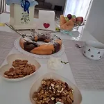 לינה וארוחת בוקר La Casa Di Memy גואלדו טאדינו