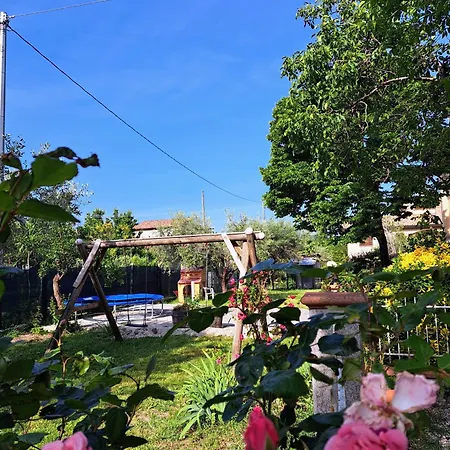 לינה וארוחת בוקר La Casa Di Memy גואלדו טאדינו