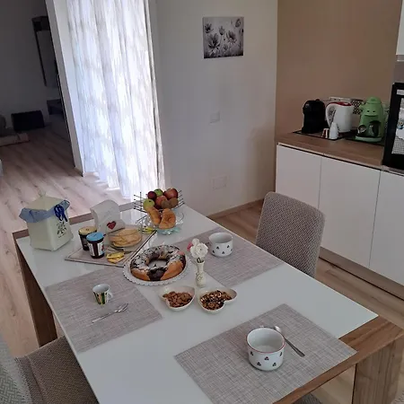 לינה וארוחת בוקר La Casa Di Memy