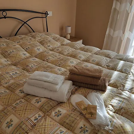 La Casa Di Memy לינה וארוחת בוקר גואלדו טאדינו